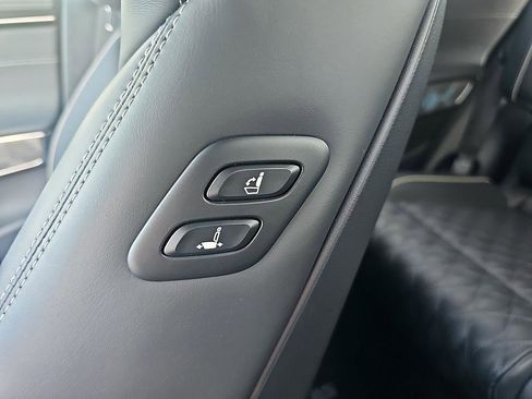 Used 2025 Genesis GV70 3.5T Sport w/ Sport Advanced Package image 17