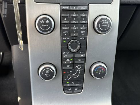 Used 2010 Volvo C70 T5 FWD image 20