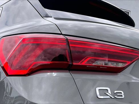 Used 2022 Audi Q3 2.0T Premium Plus w/ Premium Plus Package AWD/4WD image 10