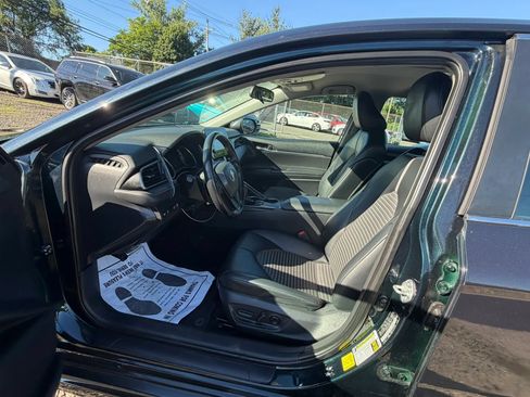Used 2021 Toyota Camry SE FWD image 9