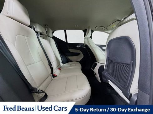 Used 2019 Volvo XC40 T5 Momentum AWD/4WD image 30