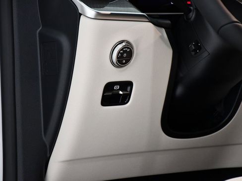 New 2026 Mercedes-Benz GLC 300 GLC 300 image 13