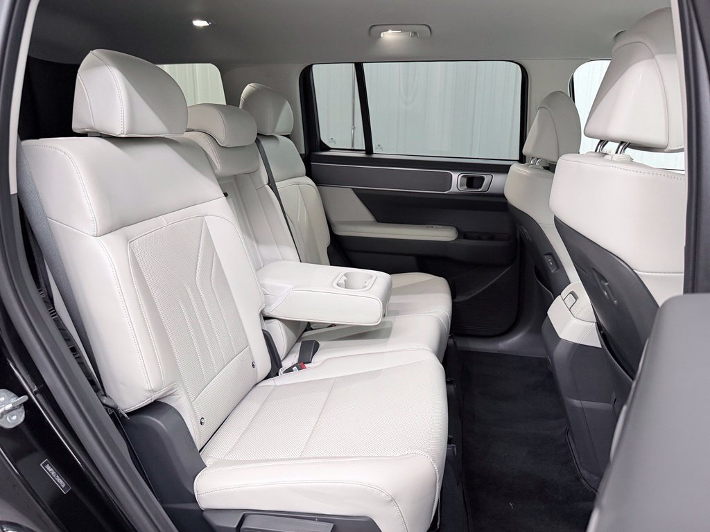 Used 2025 Hyundai Santa Fe SEL FWD image 42