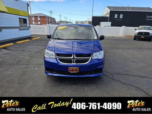 Used 2019 Dodge Grand Caravan SE w/ UConnect Hands-Free Group image 7