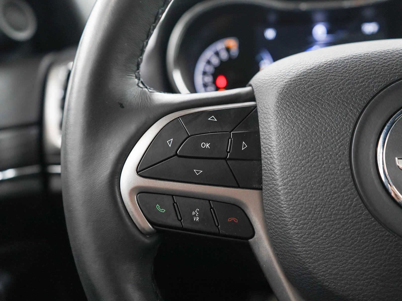Used 2019 Jeep Grand Cherokee Limited w/ Luxury Group II AWD/4WD image 25