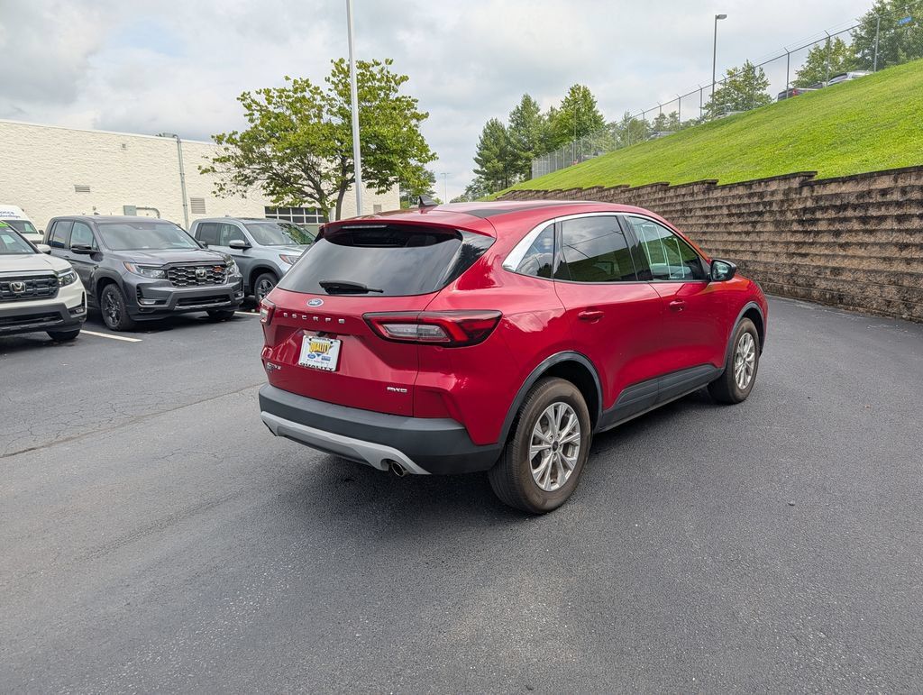 Used 2023 Ford Escape Active AWD/4WD image 6