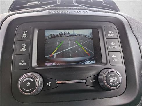 Used 2017 Jeep Renegade Trailhawk w/ Premium Trailhawk Package AWD/4WD image 14