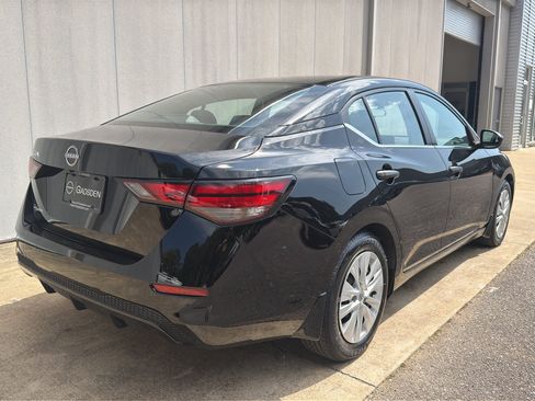 Certified 2025 Nissan Sentra S FWD image 3