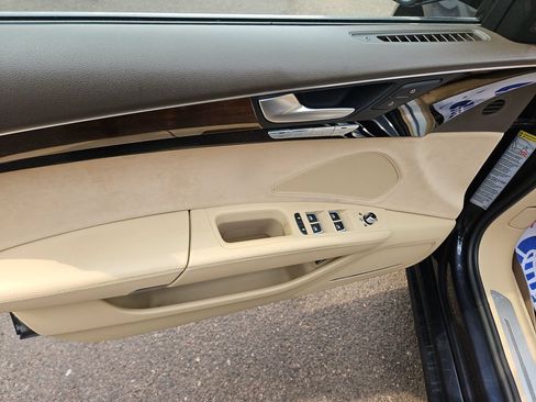 Used 2017 Audi A8 L 4.0T w/ Rear Seat Comfort Package AWD/4WD image 10