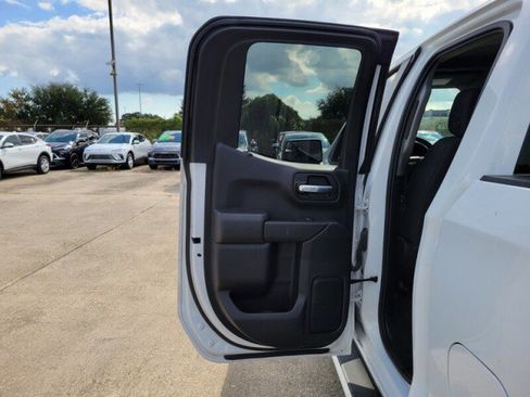 Used 2022 Chevrolet Silverado 1500 Custom w/ Safety Confidence Package image 28