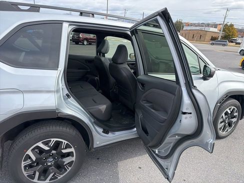 Used 2025 Subaru Forester Premium w/ Convenience Package #2 image 19