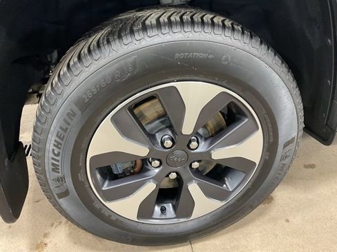 Used 2022 Jeep Grand Cherokee Limited 4xe w/ Luxury Tech Group II image 6