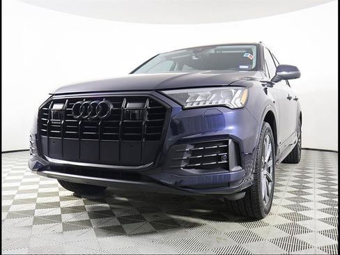 Used 2023 Audi Q7 2.0T Premium Plus w/ Premium Plus Package AWD/4WD image 2