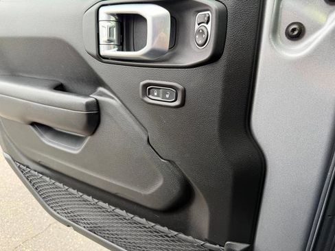 Used 2020 Jeep Wrangler Unlimited Sport S image 19