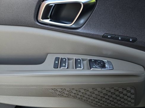 New 2026 Kia Carnival EX image 11