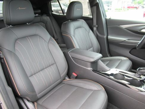 Used 2024 Buick Envista Avenir FWD image 9