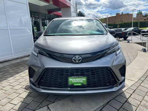 New 2026 Toyota Sienna XSE image 8