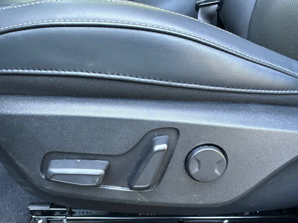 Used 2025 Kia EV6 Light w/ Light LR Technology Package AWD/4WD image 9