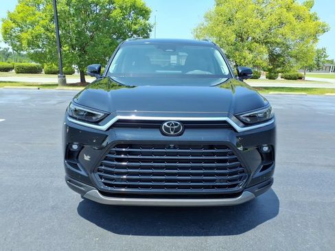 Used 2026 Toyota Grand Highlander AWD image 8