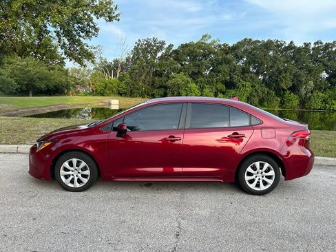 Used 2023 Toyota Corolla LE FWD image 3