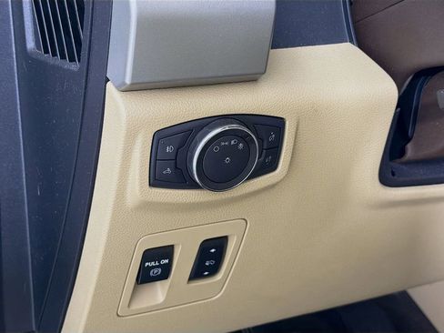 Used 2018 Ford F150 Lariat image 12