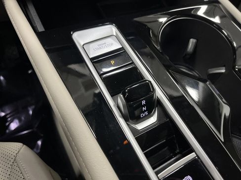 Used 2024 Volkswagen Atlas SE image 21