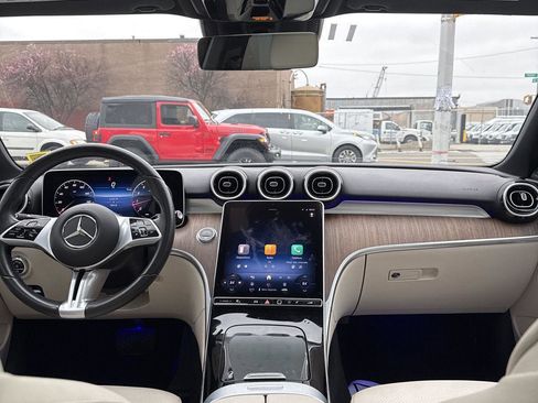 Used 2025 Mercedes-Benz C 300 4MATIC Sedan image 21