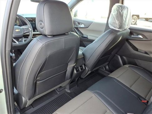 New 2026 Chevrolet Equinox LT w/ Convenience Package II image 8