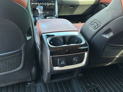 Used 2024 Kia Carnival SX Prestige image 21