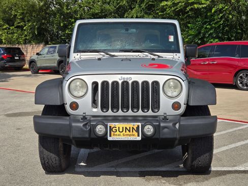 Used 2011 Jeep Wrangler Rubicon w/ PWR Convenience Group AWD/4WD image 8