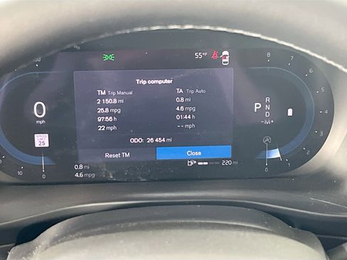 Used 2023 Volvo XC40 B4 Plus w/ Protection Package Premier image 11