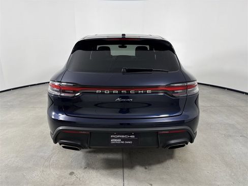 Certified 2022 Porsche Macan image 6