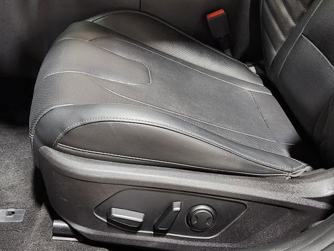 Used 2023 Hyundai Elantra Limited w/ Cargo Package image 43