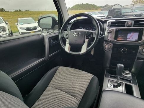 Used 2018 Toyota 4Runner SR5 AWD/4WD image 16