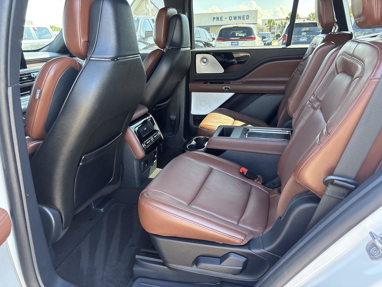 Used 2025 Lincoln Aviator Reserve w/ Luxury Package RWD image 29