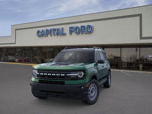 New 2024 Ford Bronco Sport Outer Banks image 2