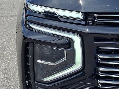 Used 2026 Chevrolet Suburban High Country w/ Sun And Tow Package AWD/4WD image 9