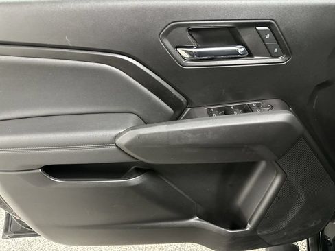 Used 2023 Chevrolet Colorado LT w/ LT Convenience Package AWD/4WD image 11