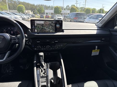 Certified 2025 Honda Accord Touring image 30