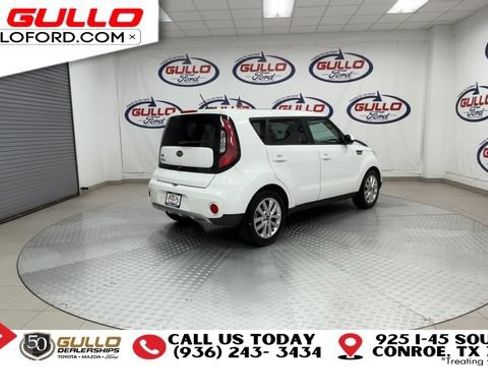 Used 2017 Kia Soul + FWD image 8