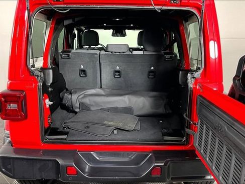 Used 2025 Jeep Wrangler Unlimited Sahara w/ Safety Group AWD/4WD image 29