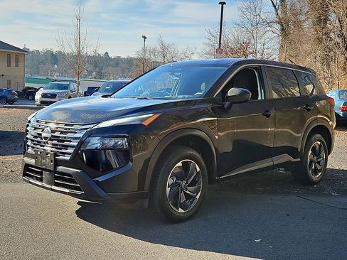 Certified 2024 Nissan Rogue SV image 3