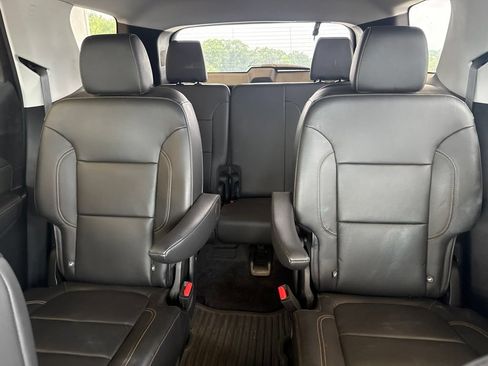 Used 2020 Chevrolet Traverse RS FWD image 23