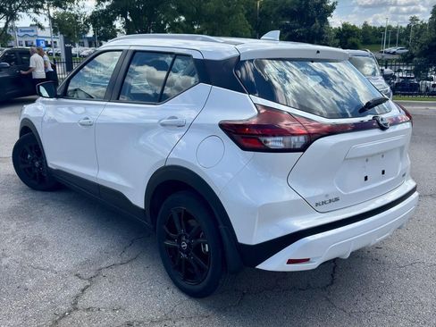 Used 2022 Nissan Kicks SV FWD image 3