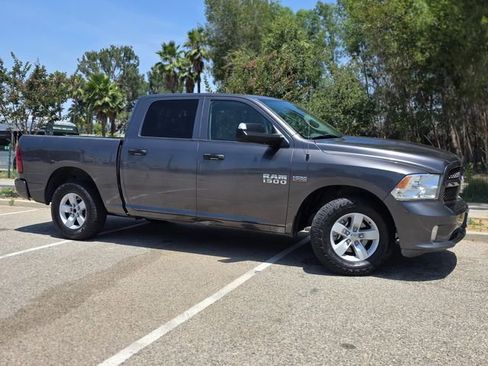 Used 2017 RAM 1500 Express RWD image 6