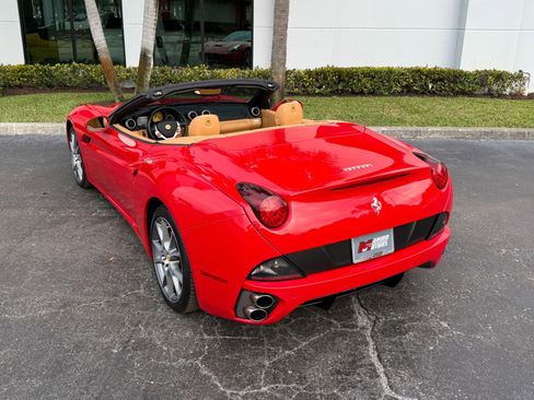 Used 2010 Ferrari California image 12