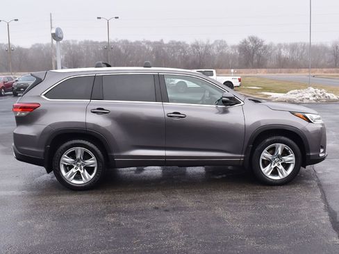 Used 2019 Toyota Highlander Limited image 14
