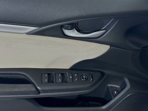 Used 2018 Honda Civic EX image 24