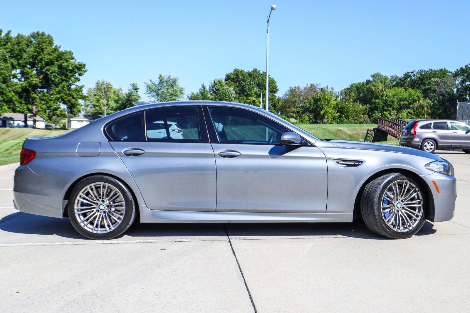 Used 2015 BMW M5 RWD image 5