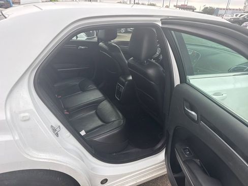 Used 2019 Chrysler 300 Touring L w/ Quick Order Package 22F image 16